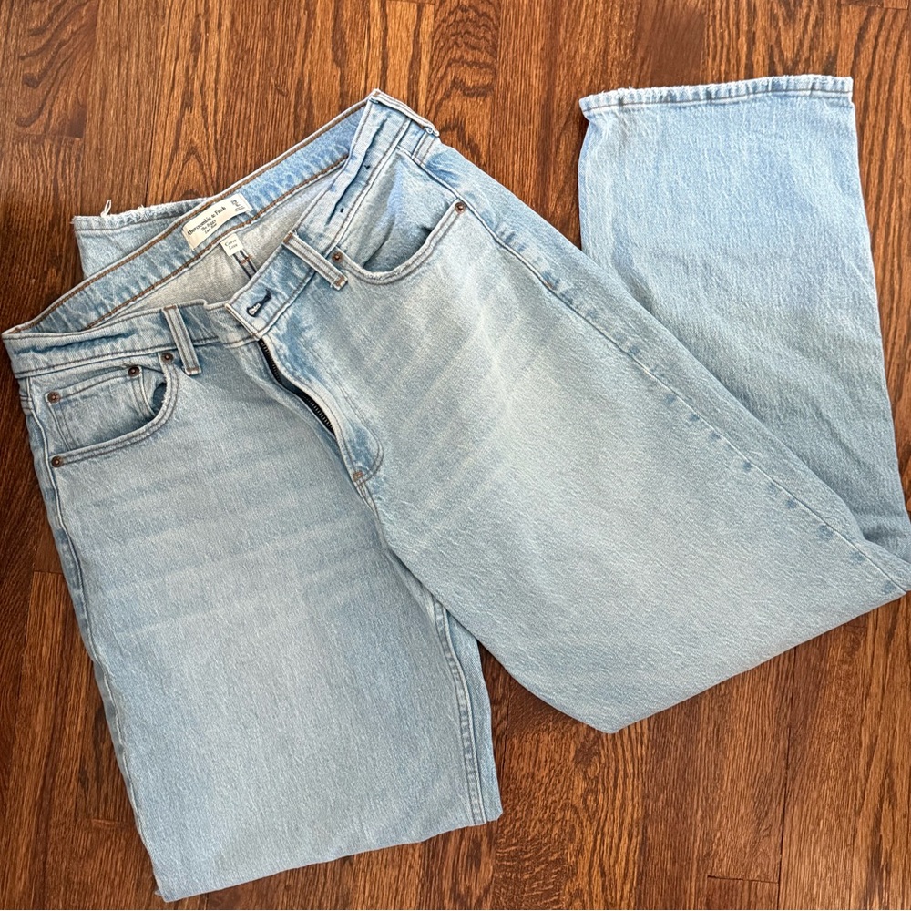 Abercrombie & Fitch Baggy Low Rise Jeans